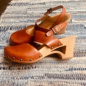 Dansko sling-back leather “Thea” clog, cut out wooden heel, euro size 39 (8.5)